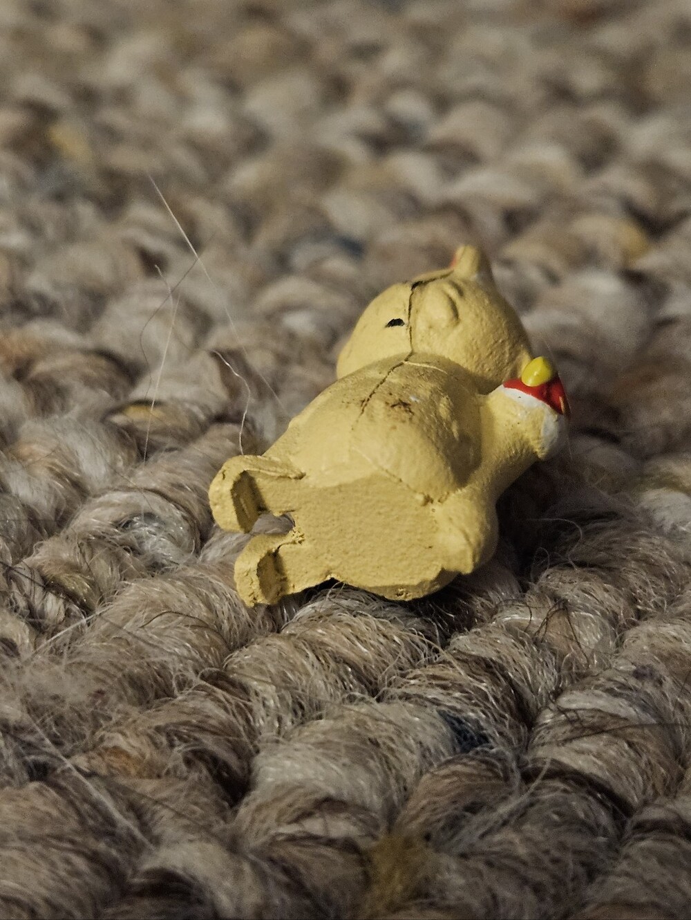 Small Biege Cat Figure - Picture 3 of 4